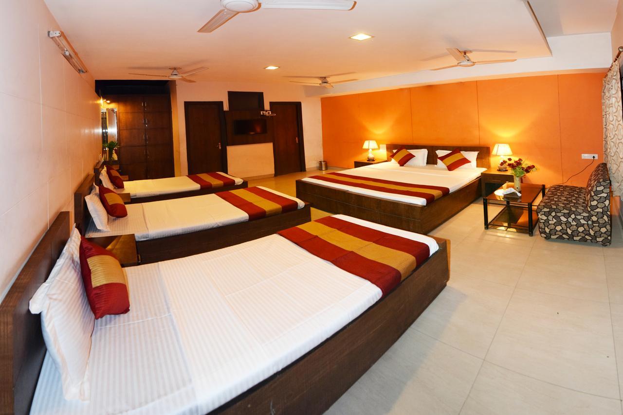 Hotel Palace Amritsar Exterior foto